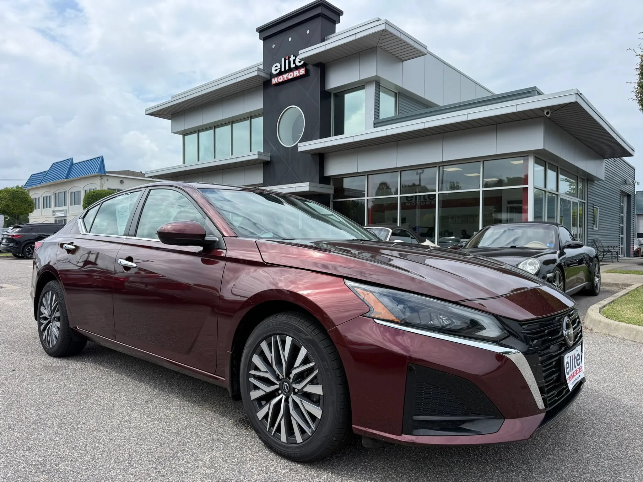 Used 2023 Nissan Altima 2.5 SV AWD/4WD image 1