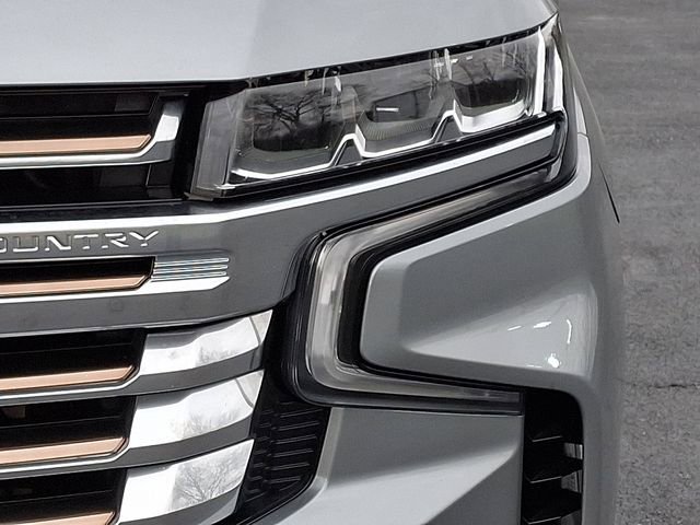 Certified 2024 Chevrolet Suburban High Country AWD/4WD image 12