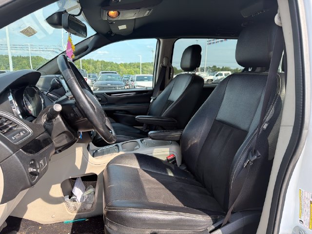 Used 2019 Dodge Grand Caravan SXT FWD image 9