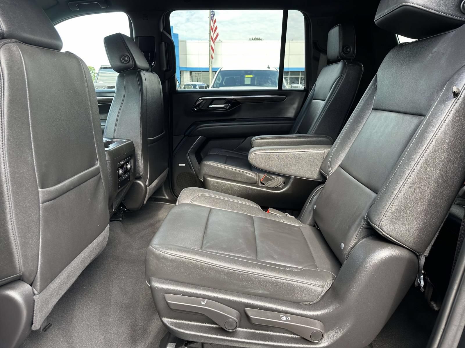 Certified 2026 Chevrolet Suburban LT w/ Comfort Package AWD/4WD image 24