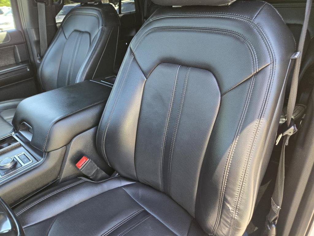 Used 2021 Ford Expedition Limited AWD/4WD image 16
