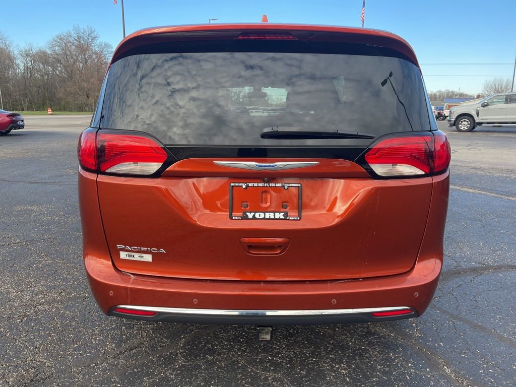 Used 2018 Chrysler Pacifica Touring Plus w/ Tire & Wheel Group image 5
