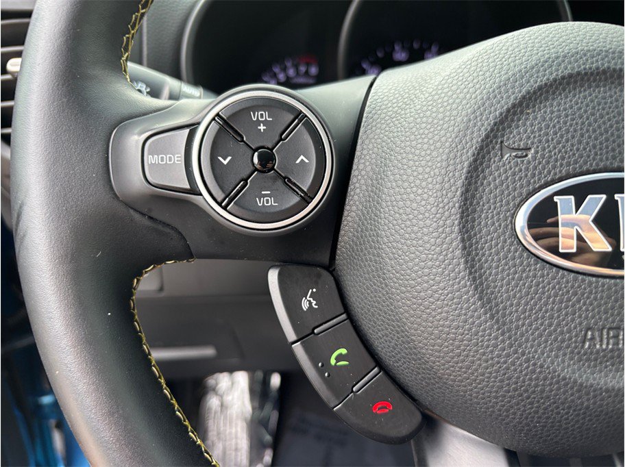 Used 2016 Kia Soul + w/ Designer's Package FWD image 17