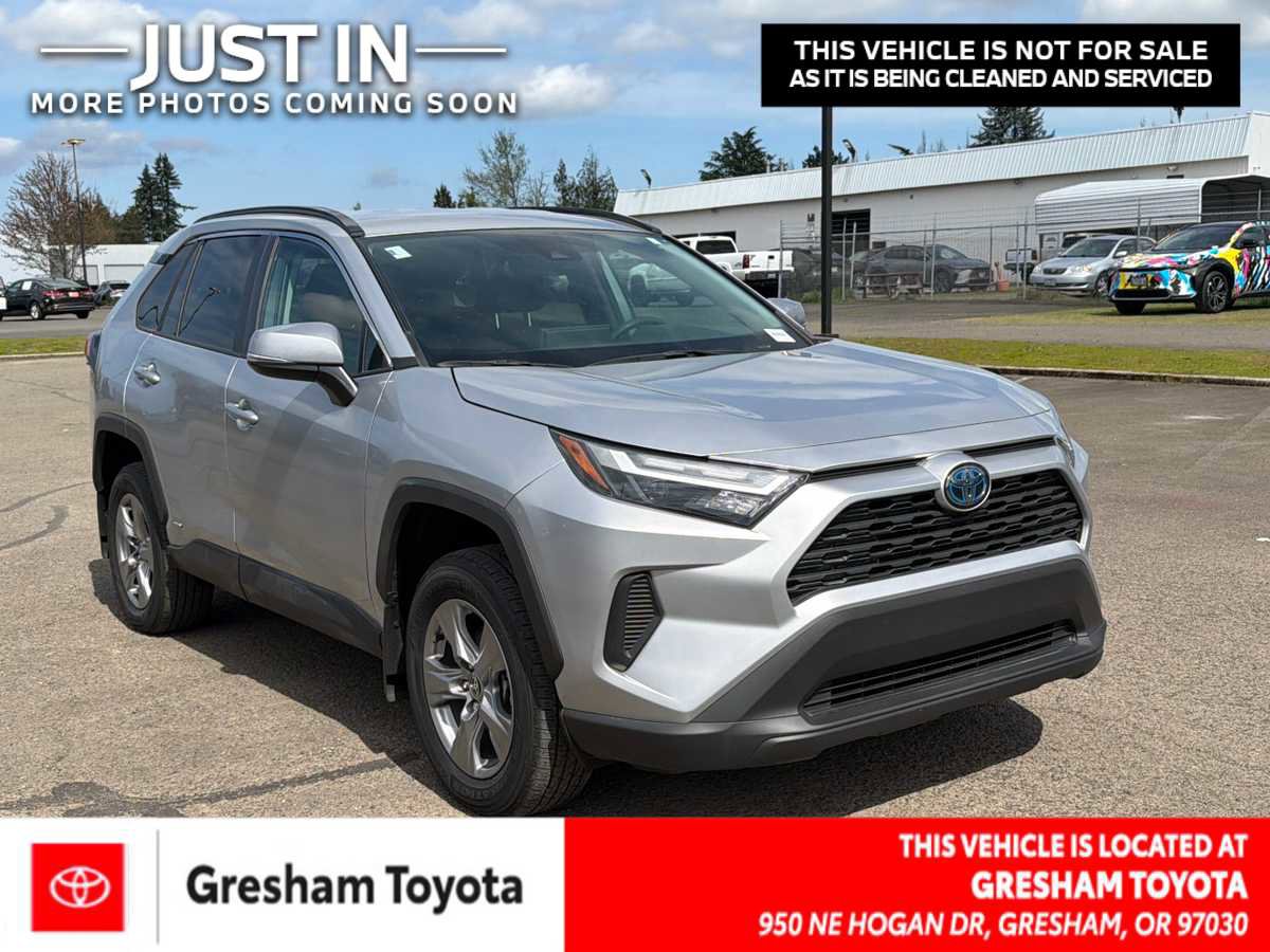 Used 2024 Toyota RAV4 XLE image 1
