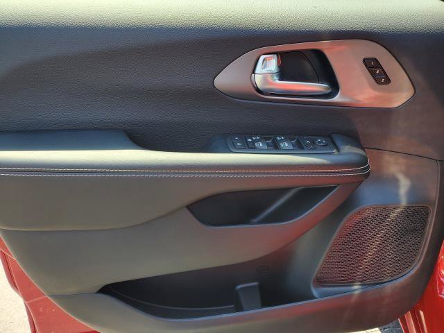 New 2027 Chrysler Pacifica Limited w/ S Appearance Package FWD image 20