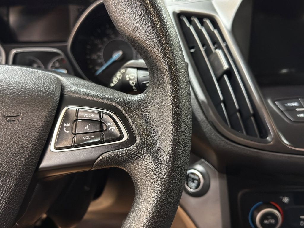 Used 2019 Ford Escape SE image 30