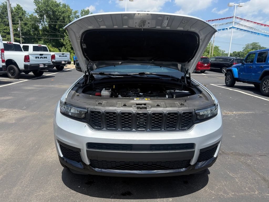 Certified 2024 Jeep Grand Cherokee L Altitude AWD/4WD image 64
