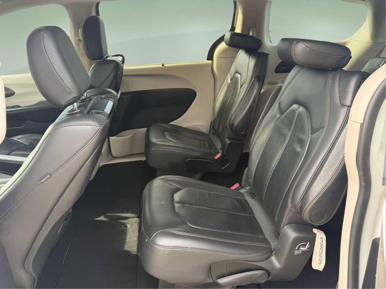 Used 2017 Chrysler Pacifica Touring-L Plus w/ Tire & Wheel Group FWD image 21