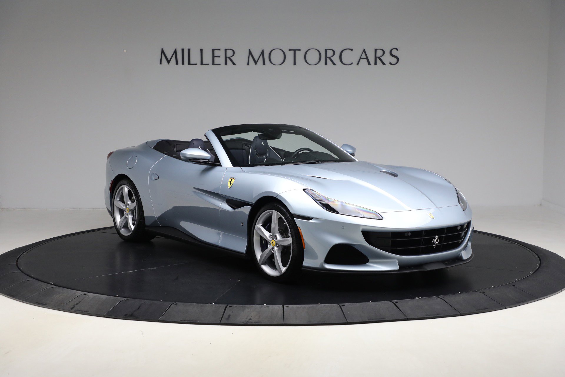 Certified 2023 Ferrari Portofino M image 10