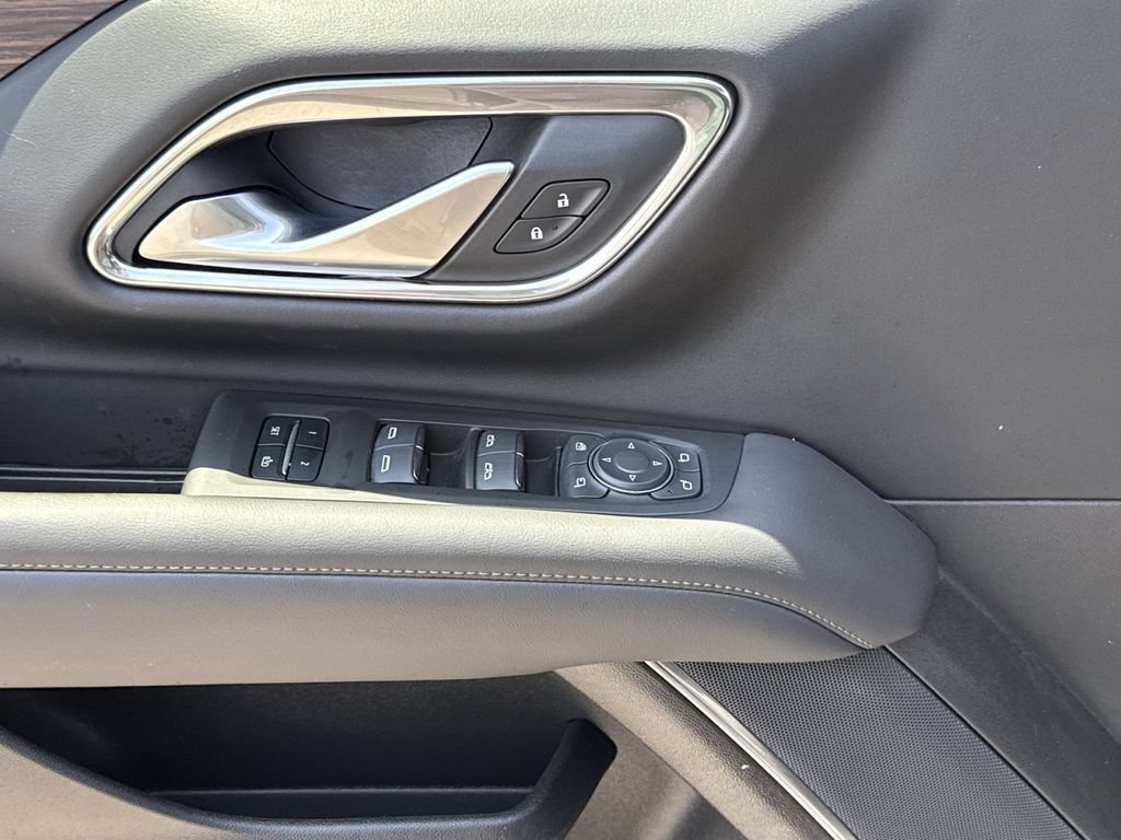 Used 2022 Chevrolet Suburban High Country AWD/4WD image 15