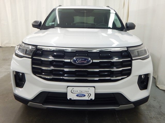 Used 2025 Ford Explorer Active w/ Active Comfort Package image 9