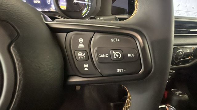 Used 2024 Jeep Wrangler Unlimited w/ Convenience Group AWD/4WD image 15