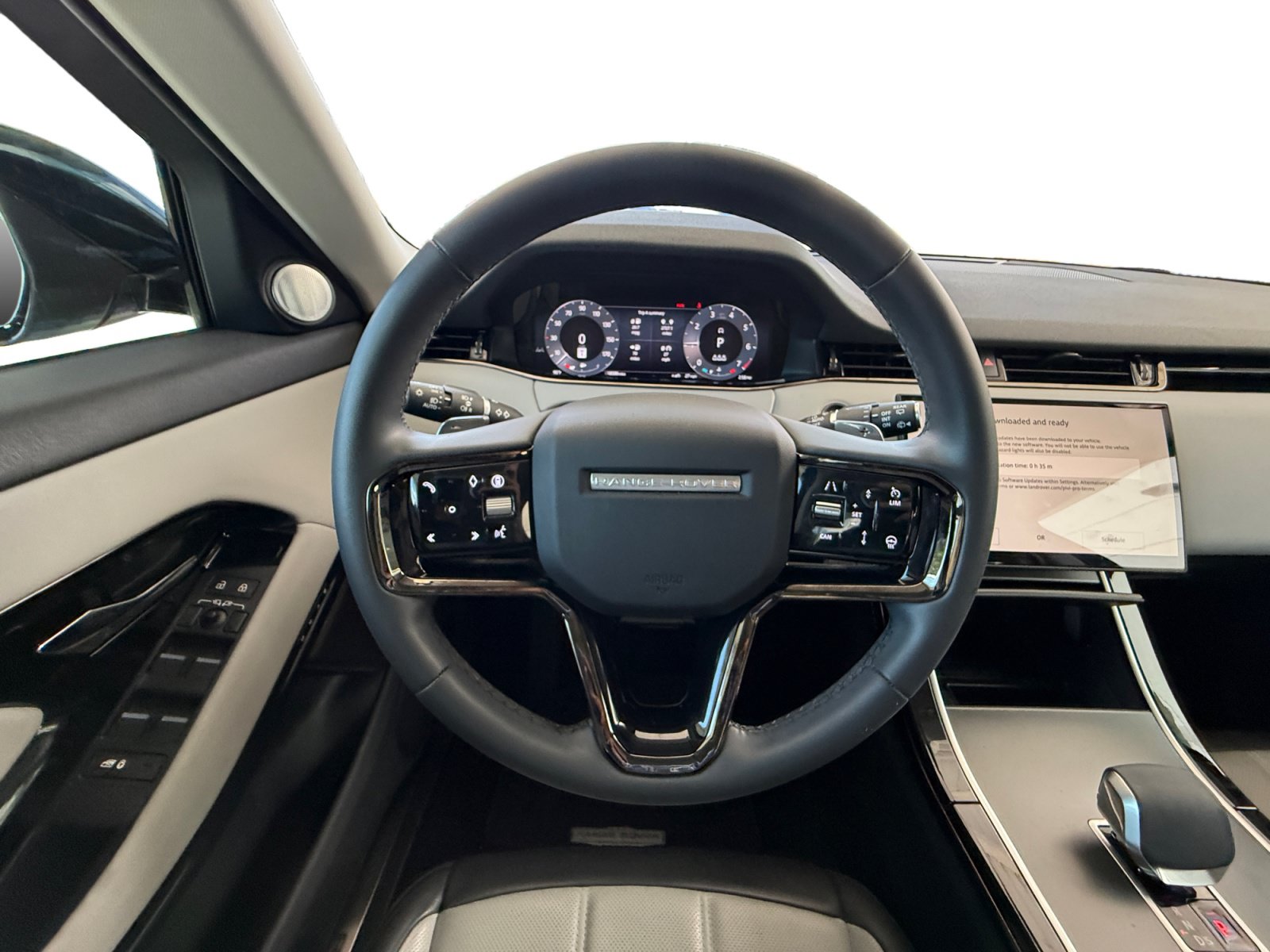 Used 2024 Land Rover Range Rover Evoque Dynamic SE AWD/4WD image 13