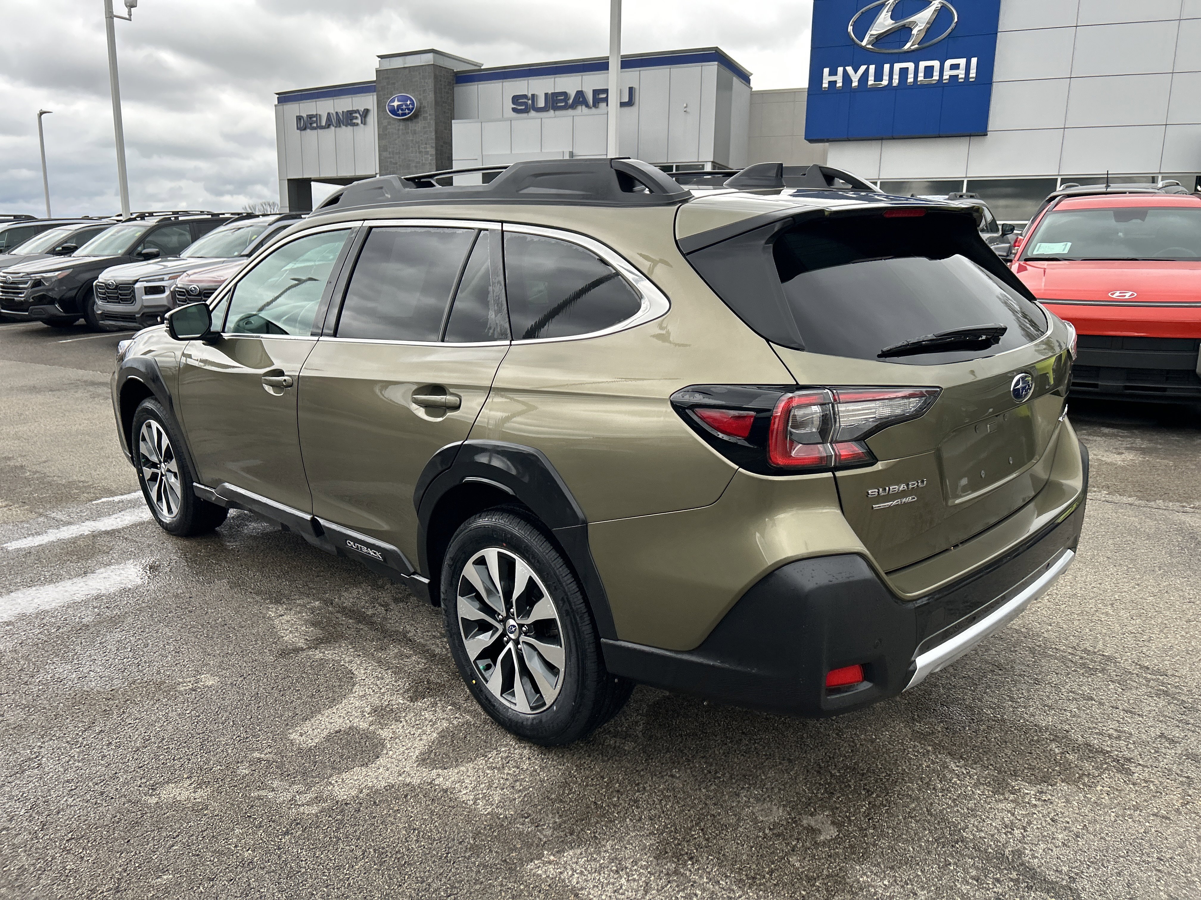 Used 2024 Subaru Outback Limited AWD/4WD image 14