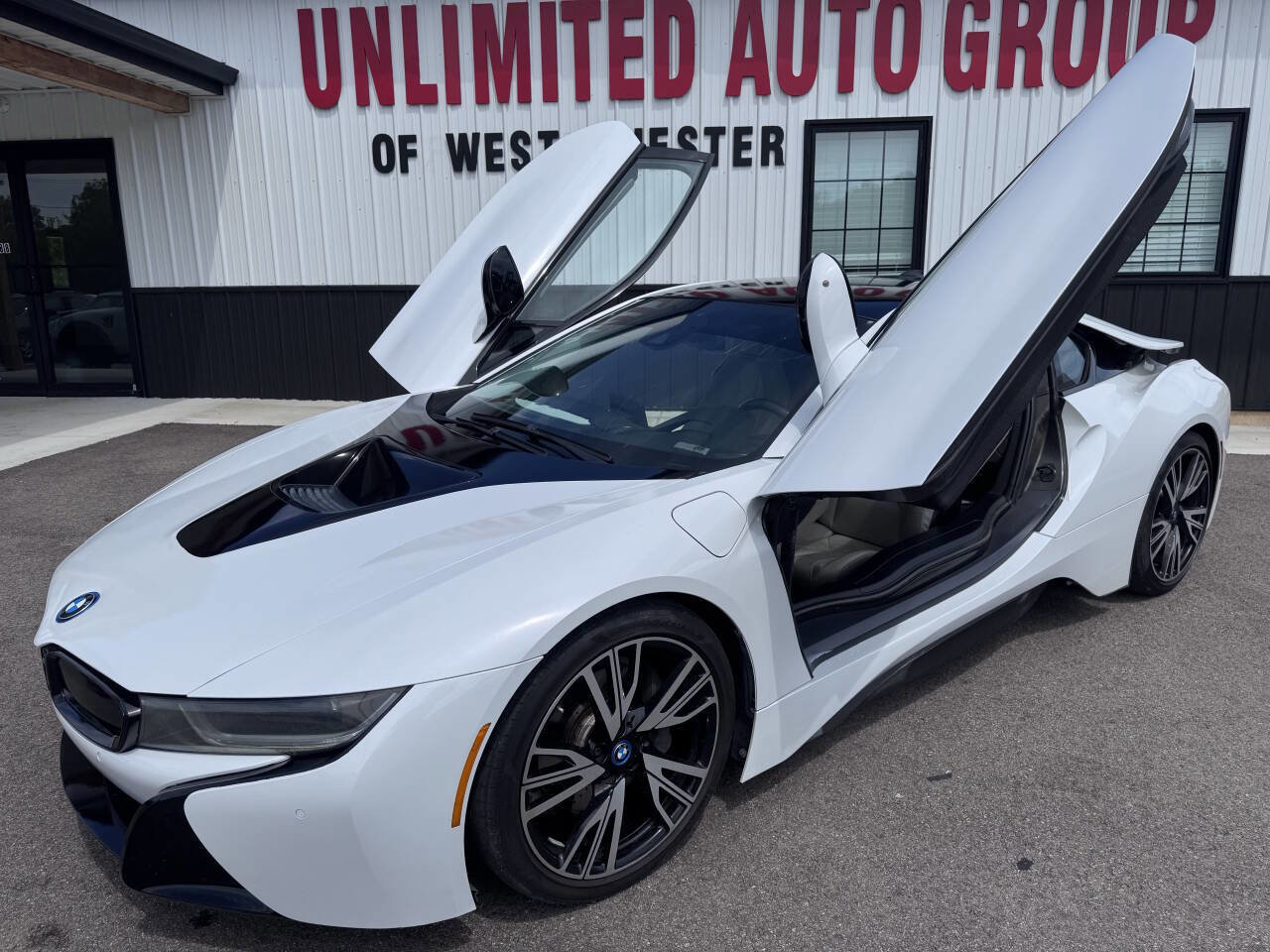 Used 2016 BMW i8 AWD/4WD image 2