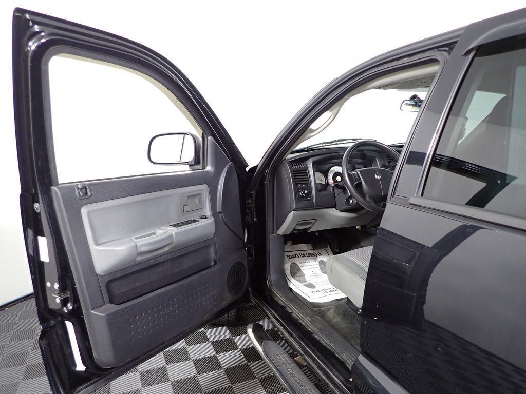 Used 2011 Dodge Dakota Big Horn w/ Skid Plate Group AWD/4WD image 16
