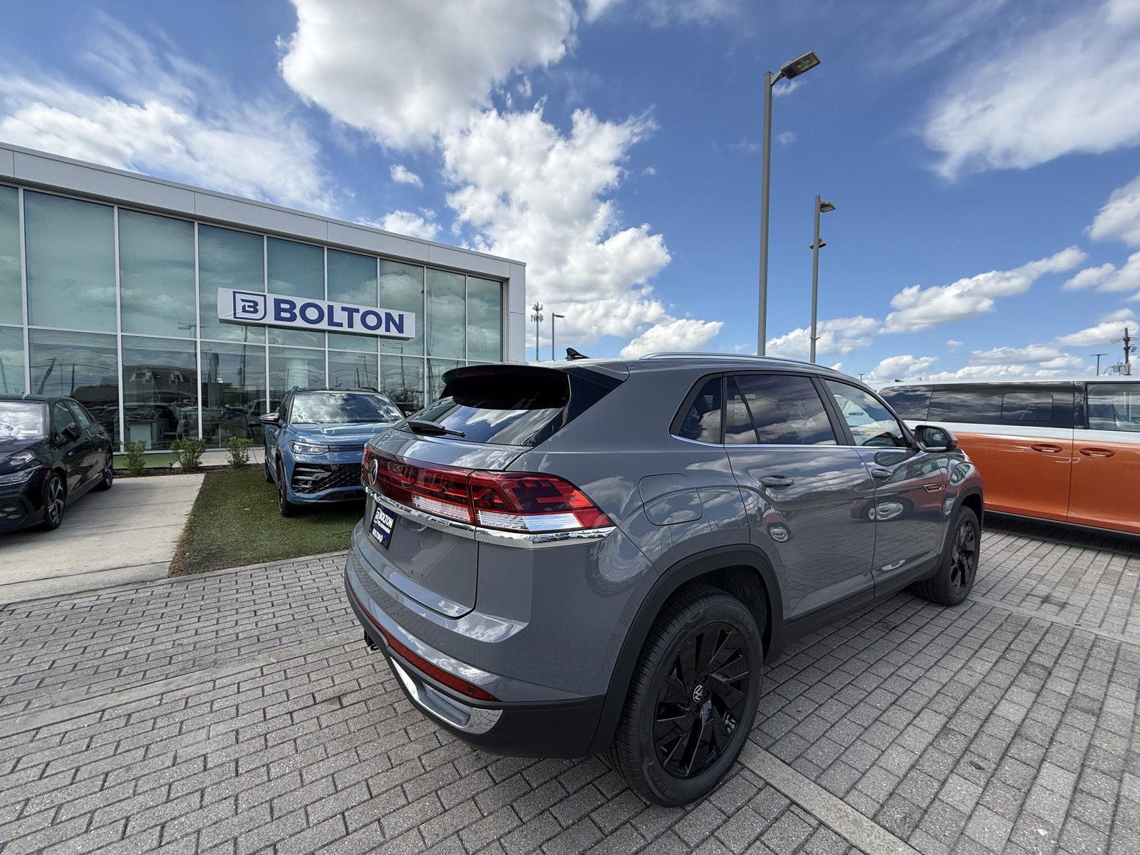 New 2026 Volkswagen Atlas Cross Sport SE image 8