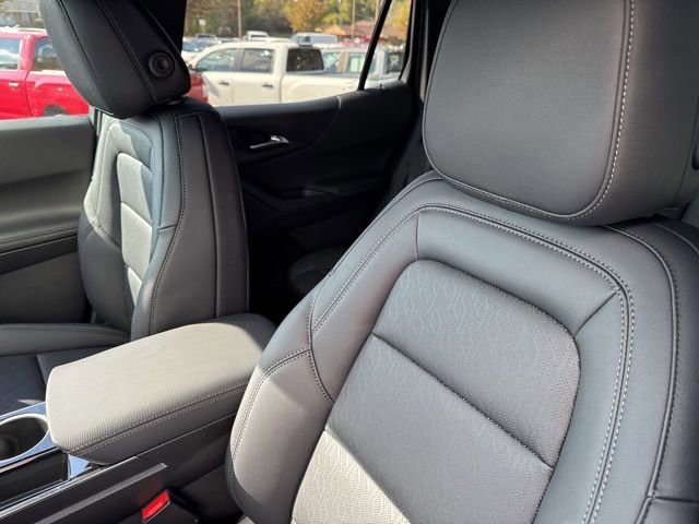 New 2026 Chevrolet Equinox LT w/ Convenience Package II image 11