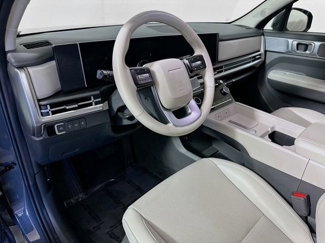 Used 2025 Hyundai Santa Fe SEL FWD image 10