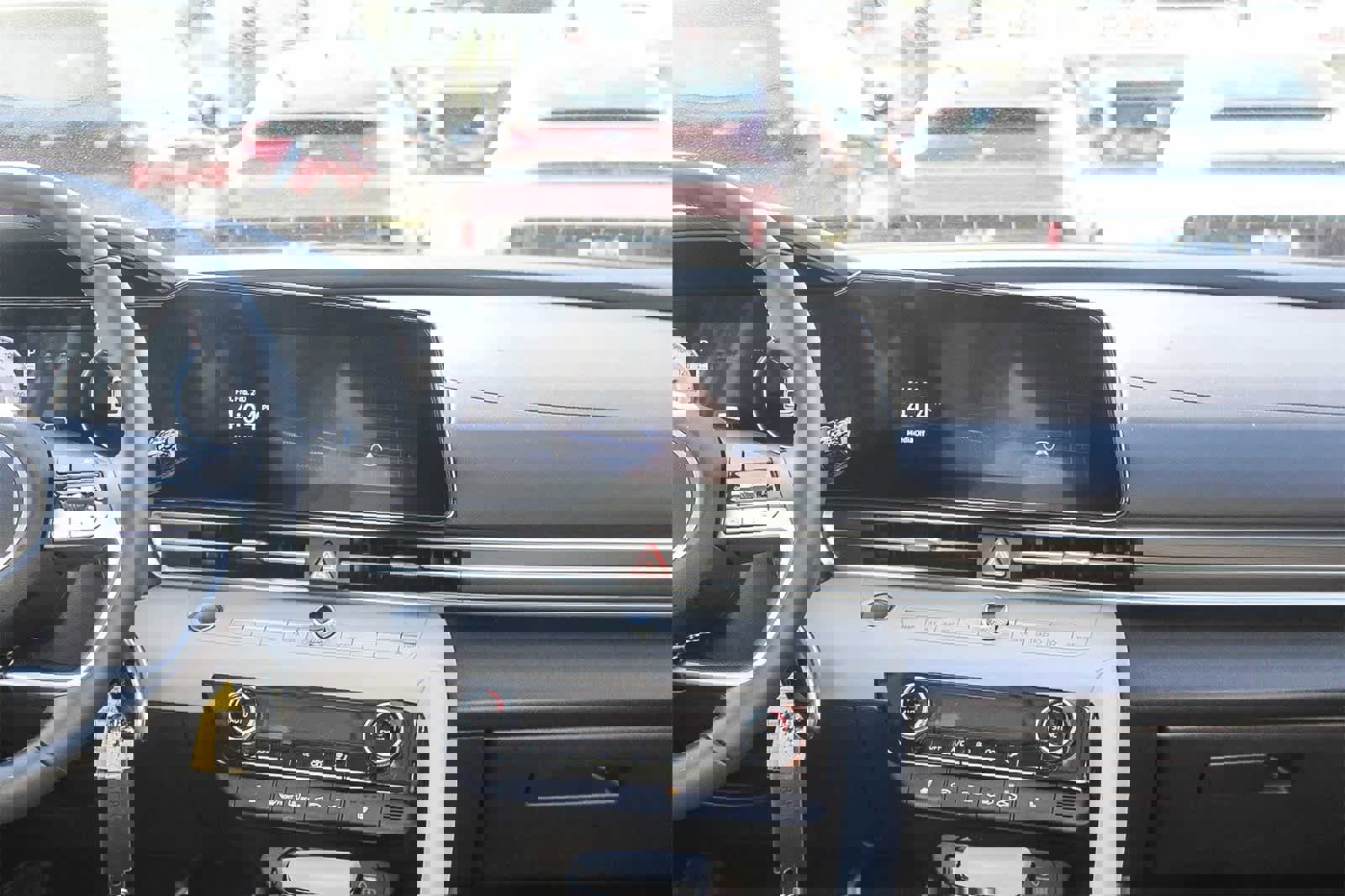 Certified 2025 Hyundai Elantra Limited image 18