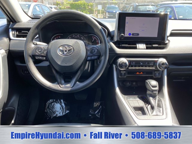 Used 2025 Toyota RAV4 XLE AWD/4WD image 11