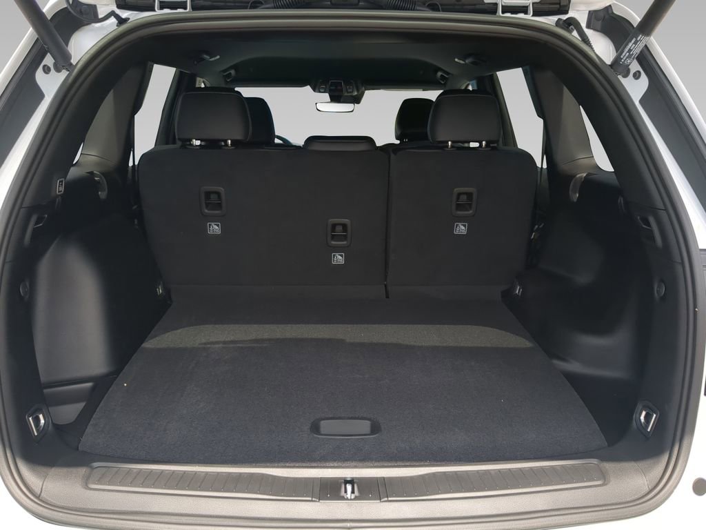 New 2025 Jeep Grand Cherokee Altitude image 18