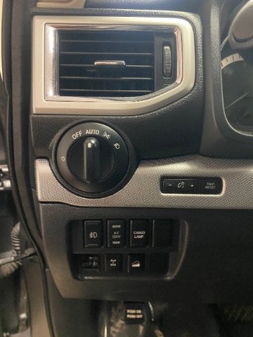 Used 2017 Nissan Titan PRO-4X w/ Pro-4x Convenience Package AWD/4WD image 25