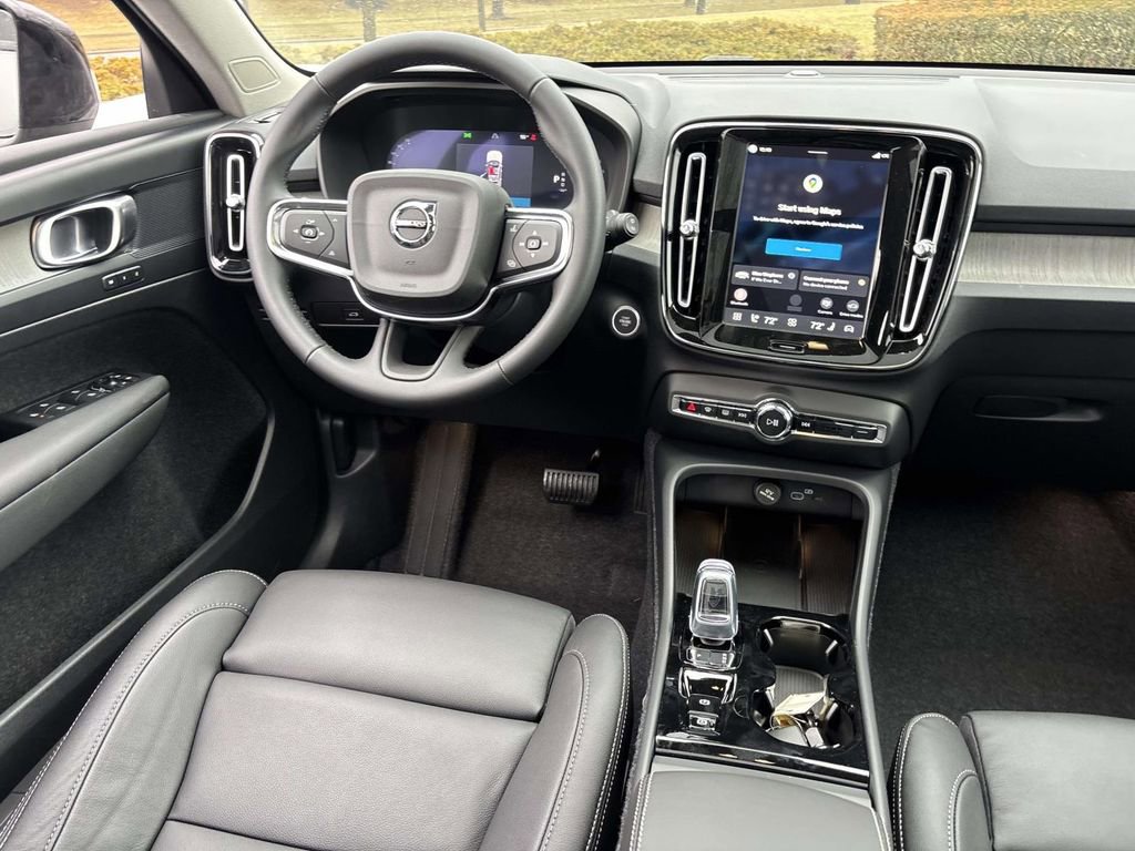 New 2026 Volvo XC40 B5 Plus w/ Protection Package Premier image 30