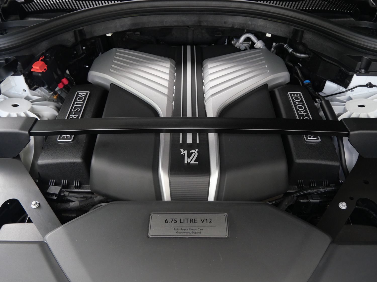 Used 2024 Rolls-Royce Cullinan w/ Cullinan Package AWD/4WD image 34