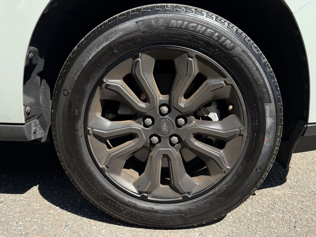 Used 2024 Ford Maverick Lariat w/ Black Appearance Package FWD image 12