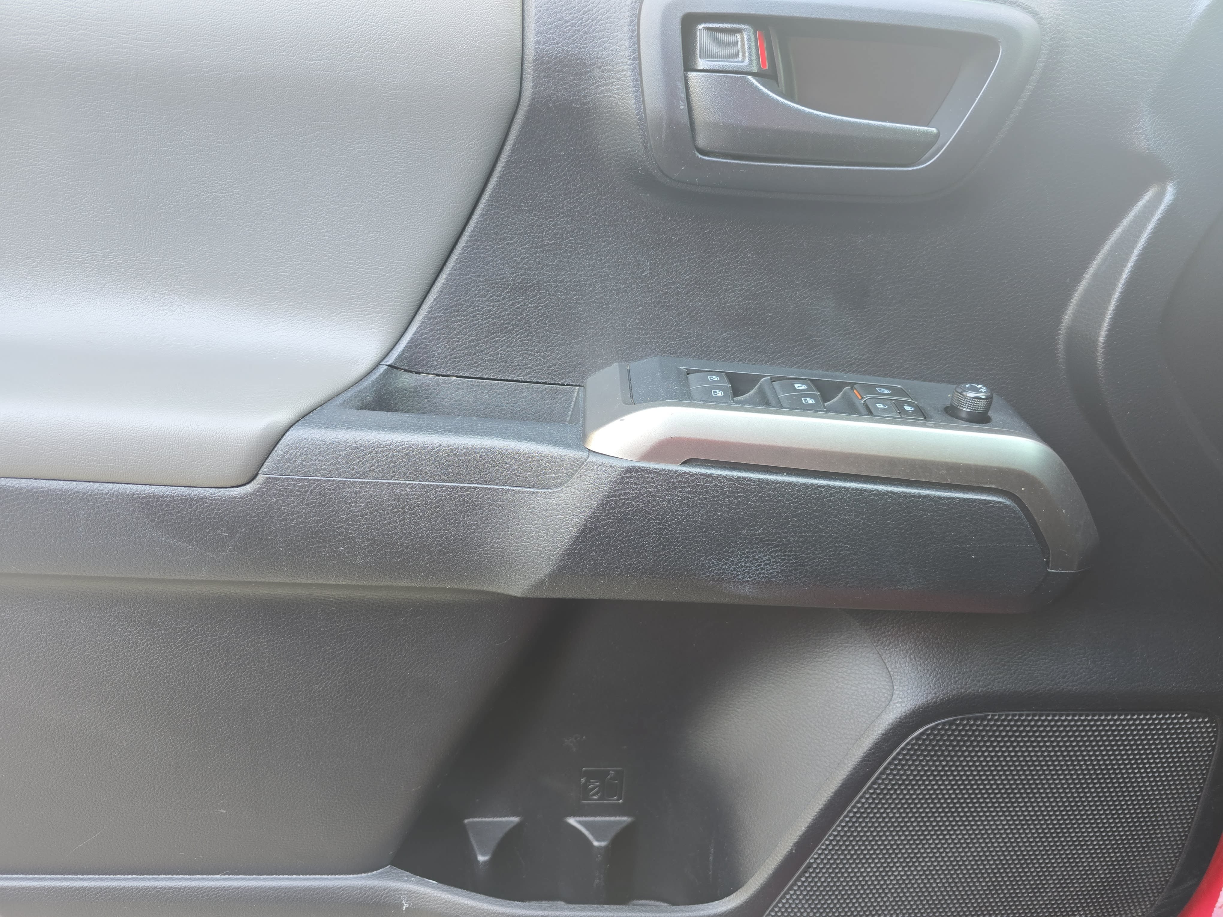 Used 2019 Toyota Tacoma SR5 RWD image 23