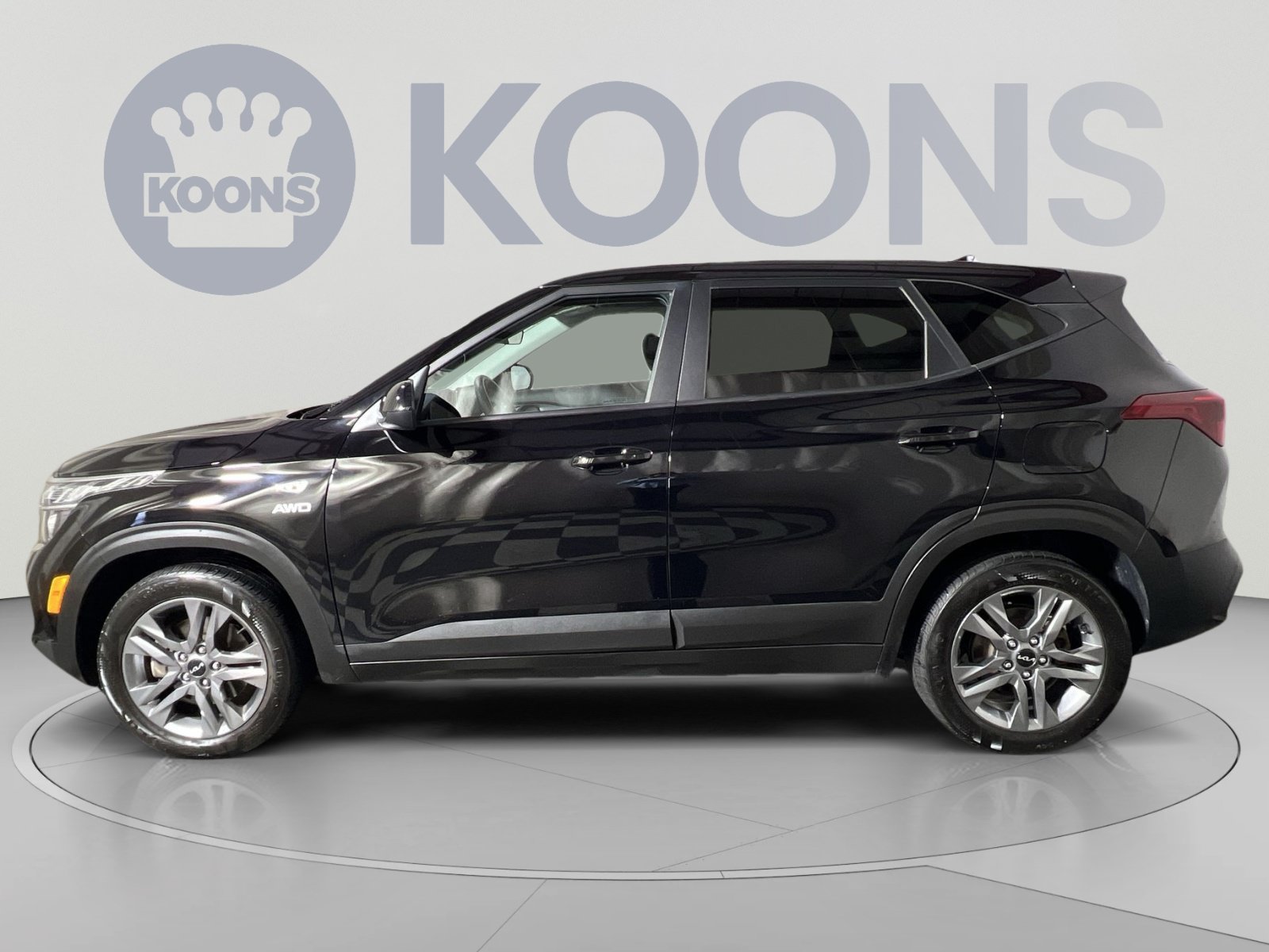 Used 2023 Kia Seltos LX AWD/4WD image 2