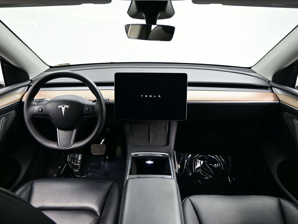 Used 2025 Tesla Model Y Long Range image 33
