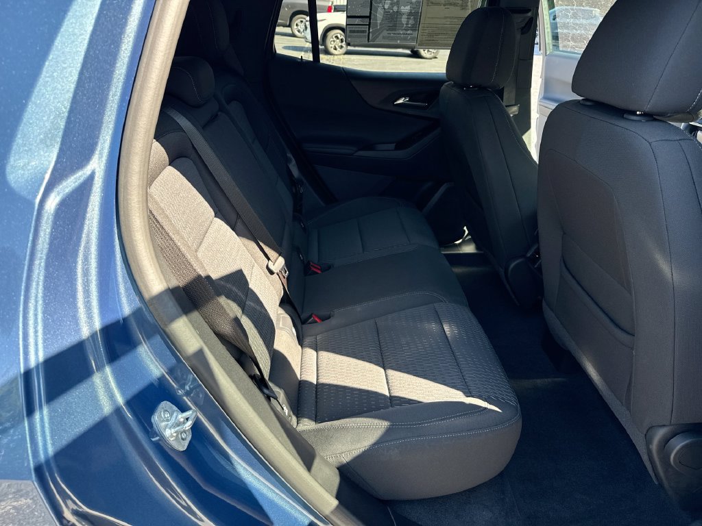Used 2025 Chevrolet Equinox LT w/ Safety and Technology Package AWD/4WD image 29