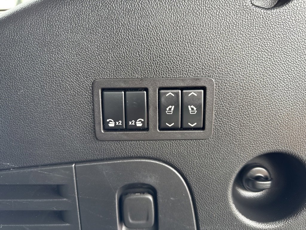 Used 2020 Cadillac Escalade Premium Luxury image 10