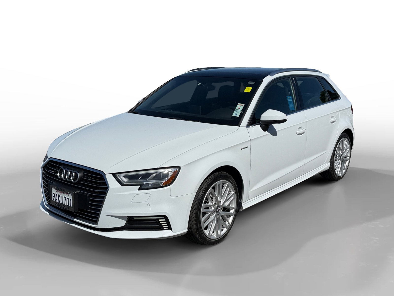 Used 2018 Audi A3 e-tron Premium Plus w/ Technology Package image 1