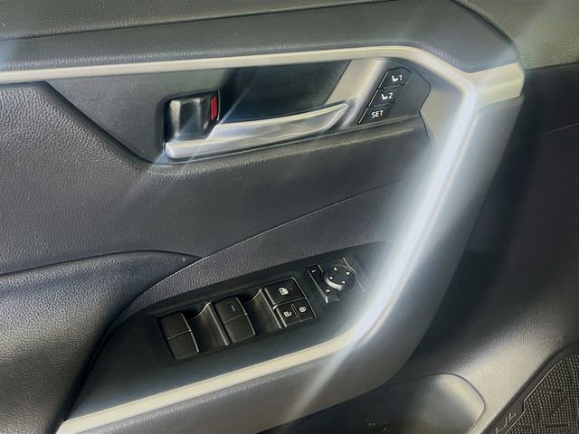 Used 2020 Toyota RAV4 XLE Premium FWD image 12