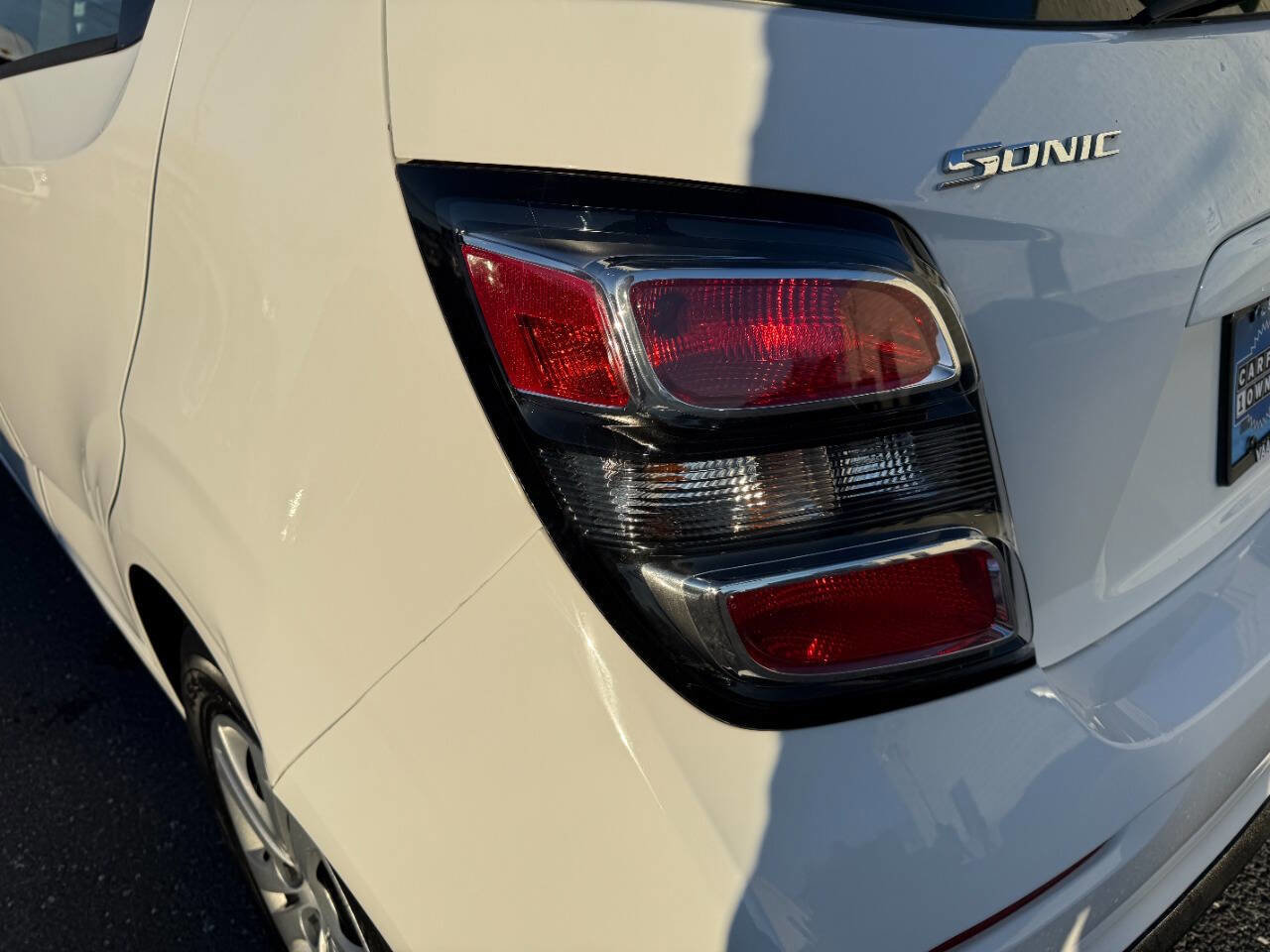 Used 2018 Chevrolet Sonic LT image 31