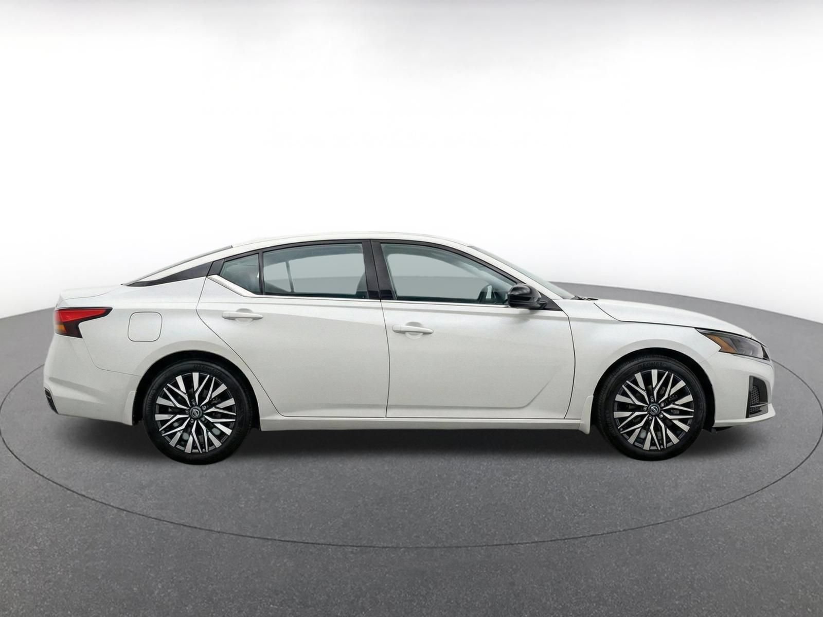 Used 2026 Nissan Altima 2.5 SV FWD image 10