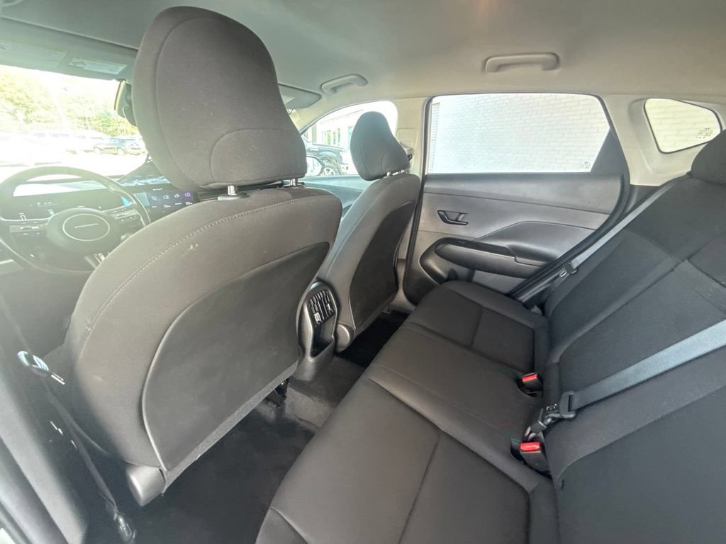 Used 2025 Hyundai Kona SEL FWD image 42