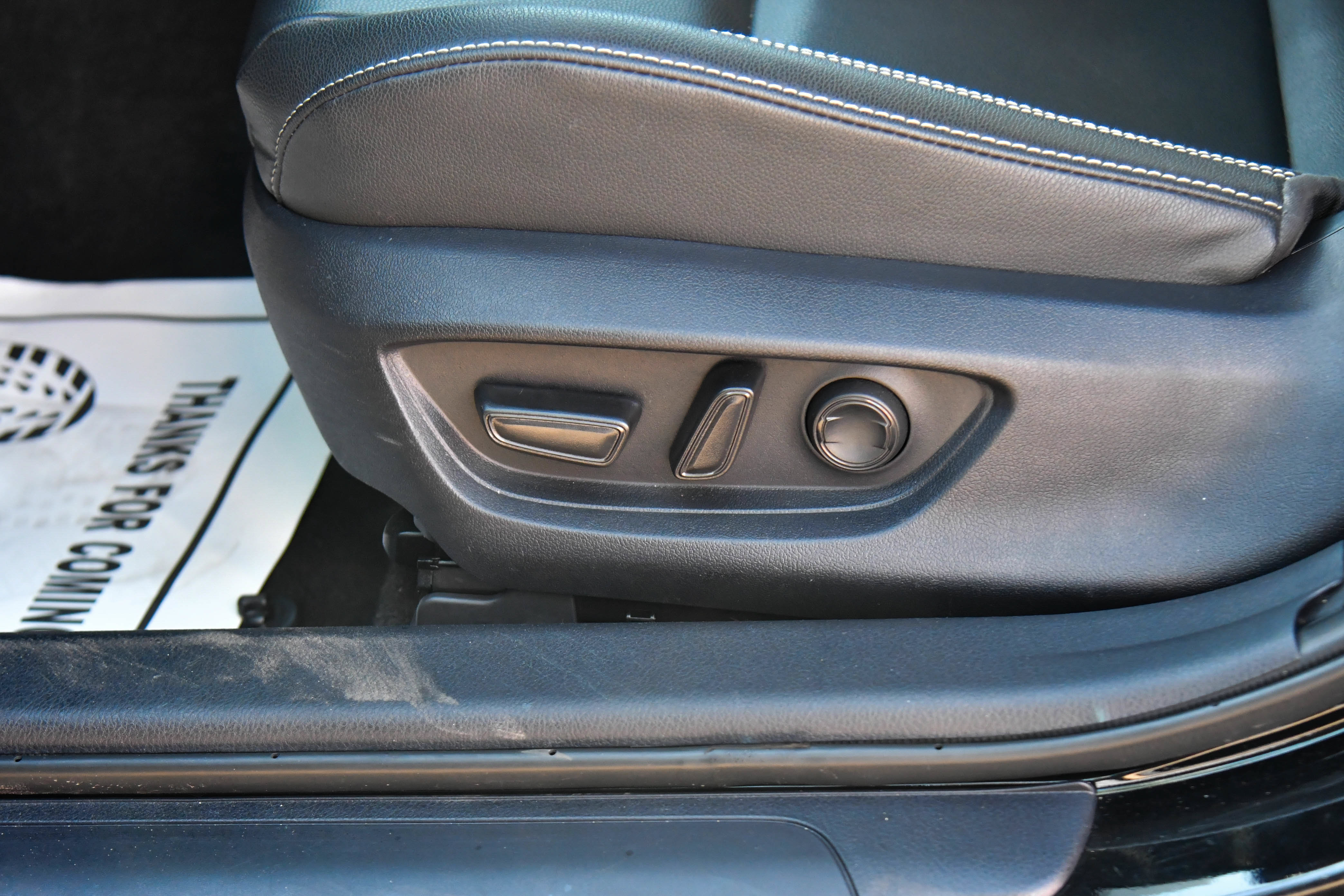 Used 2025 Toyota Camry SE FWD image 17