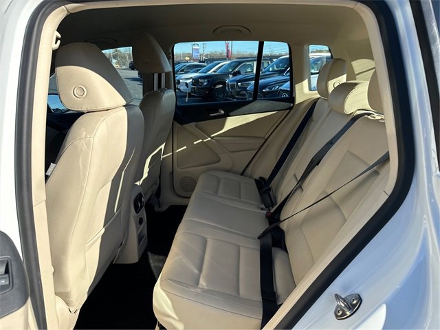 Used 2017 Volkswagen Tiguan S image 10