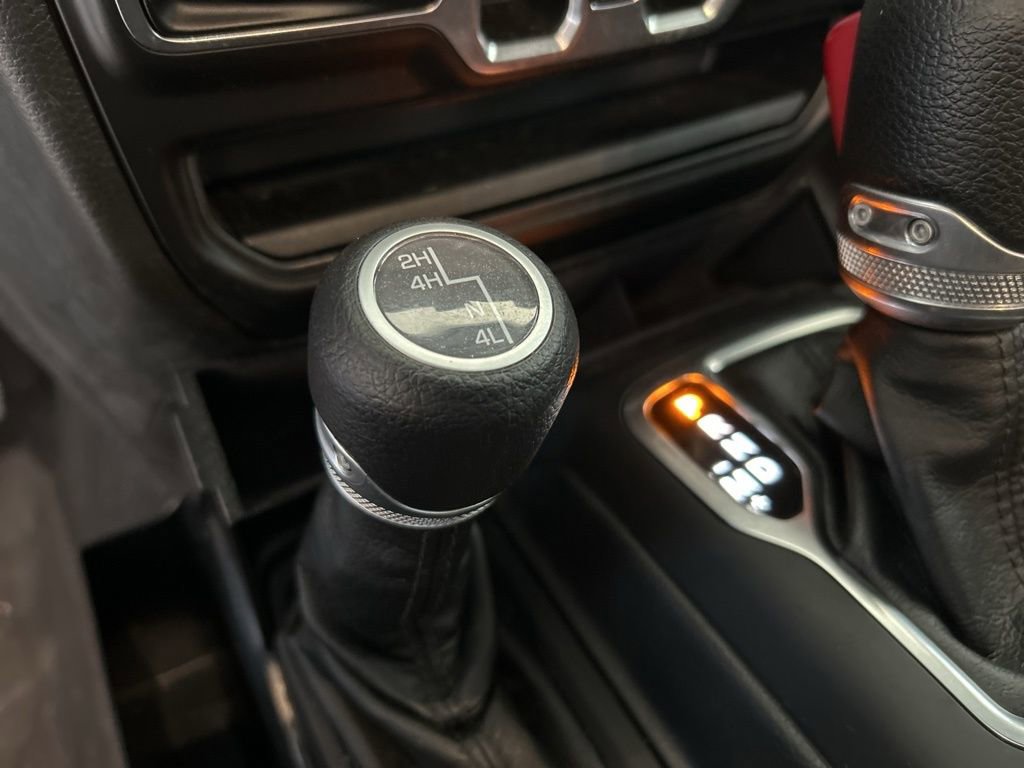 Used 2022 Jeep Gladiator Willys image 9