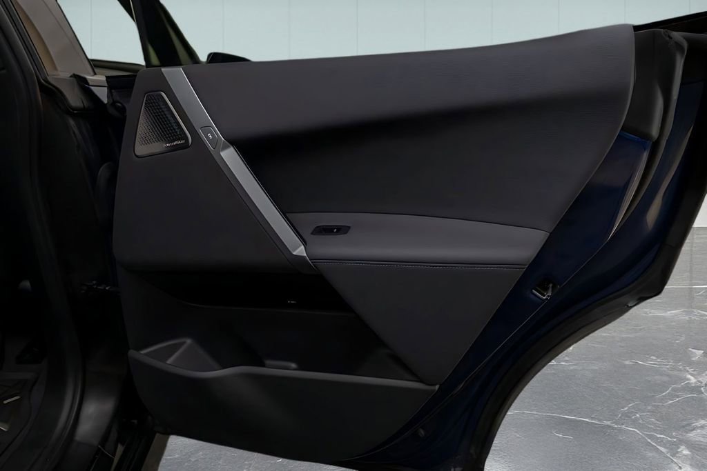 Used 2025 BMW iX M60 image 33