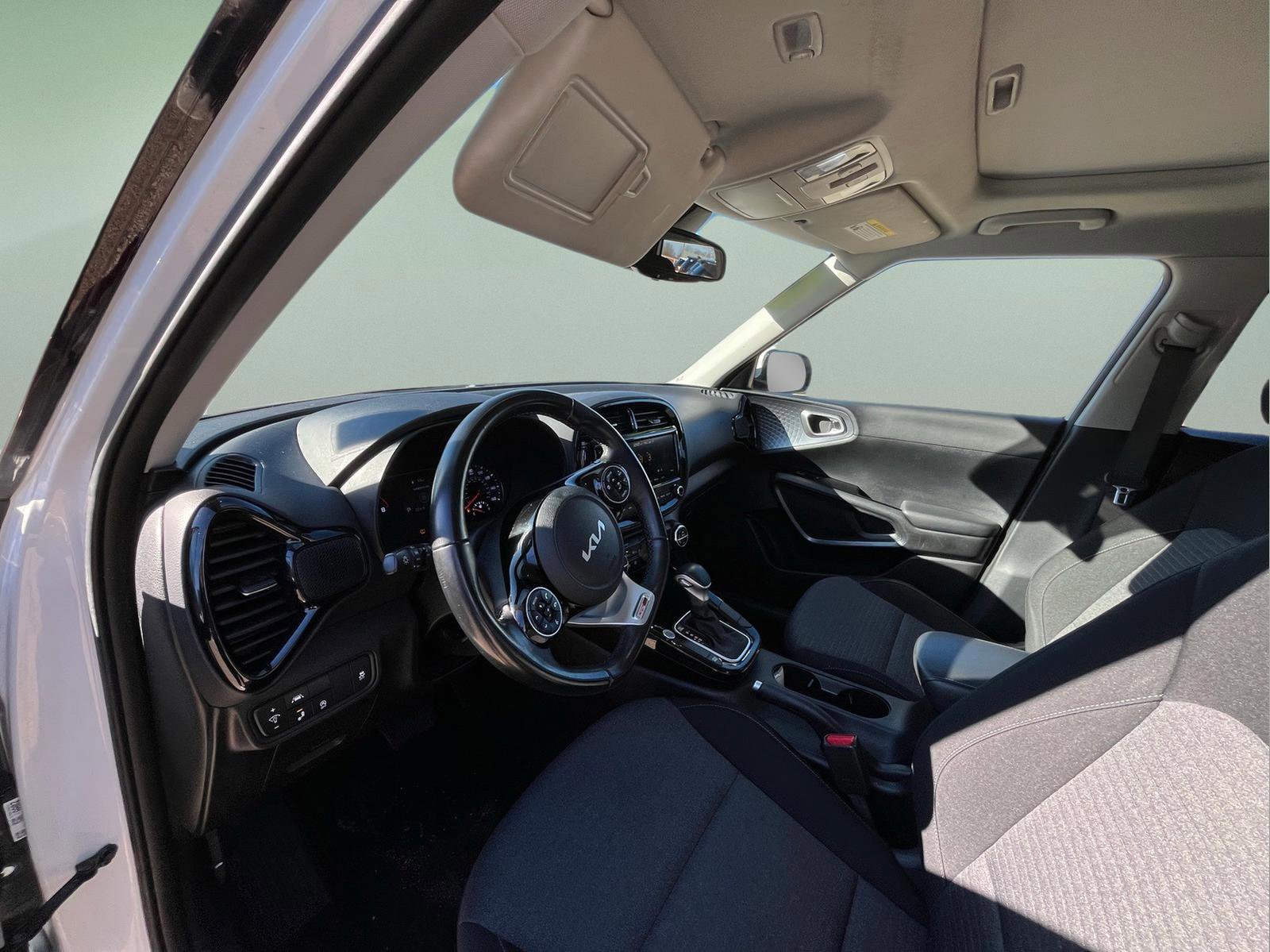 Used 2022 Kia Soul GT-Line FWD image 13