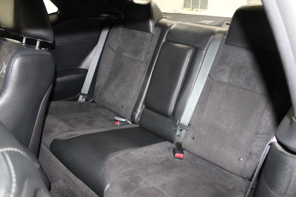 Used 2016 Dodge Challenger R/T Scat Pack w/ Leather Interior Group image 22
