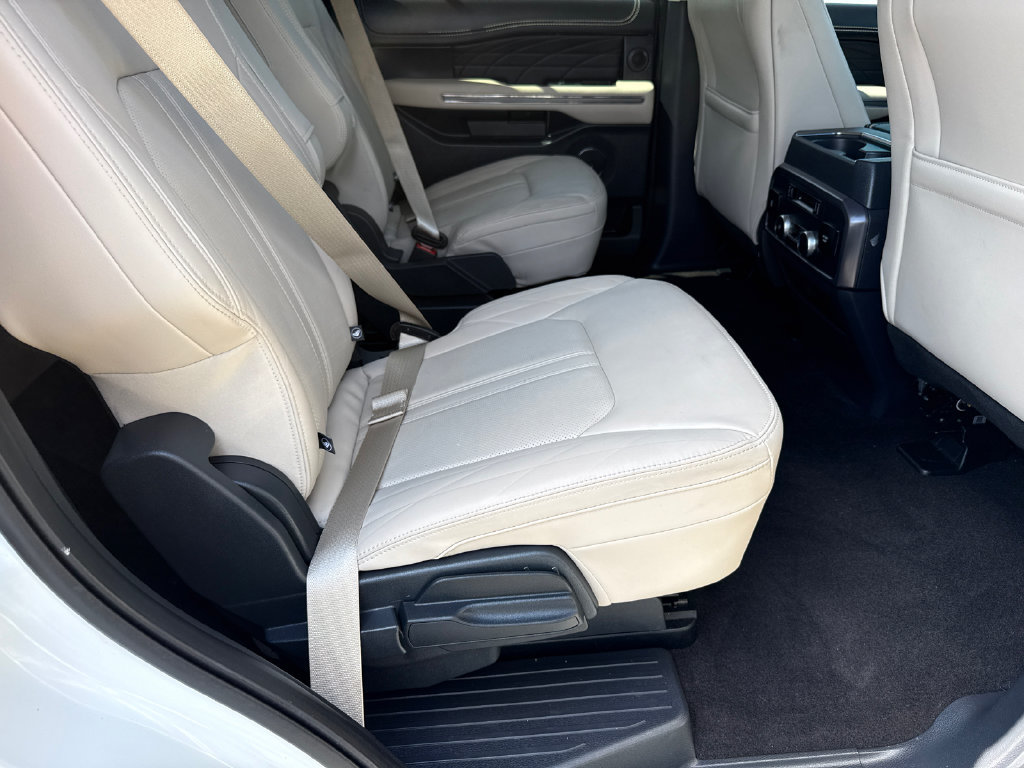 Used 2023 Ford Expedition Platinum RWD image 15