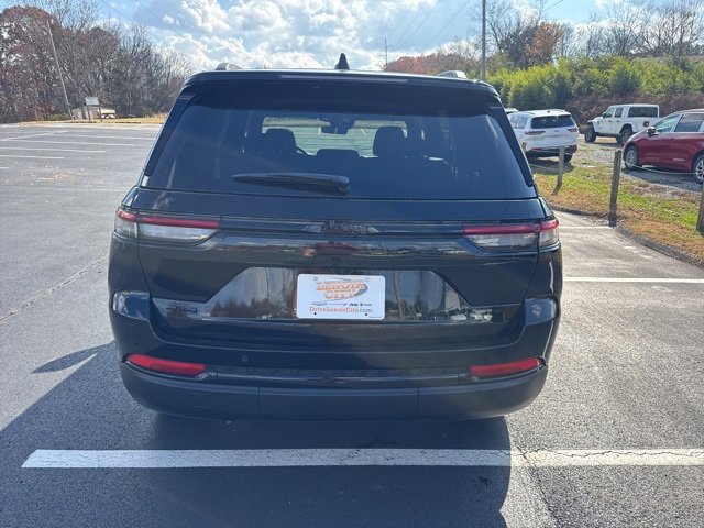 New 2025 Jeep Grand Cherokee Altitude image 6