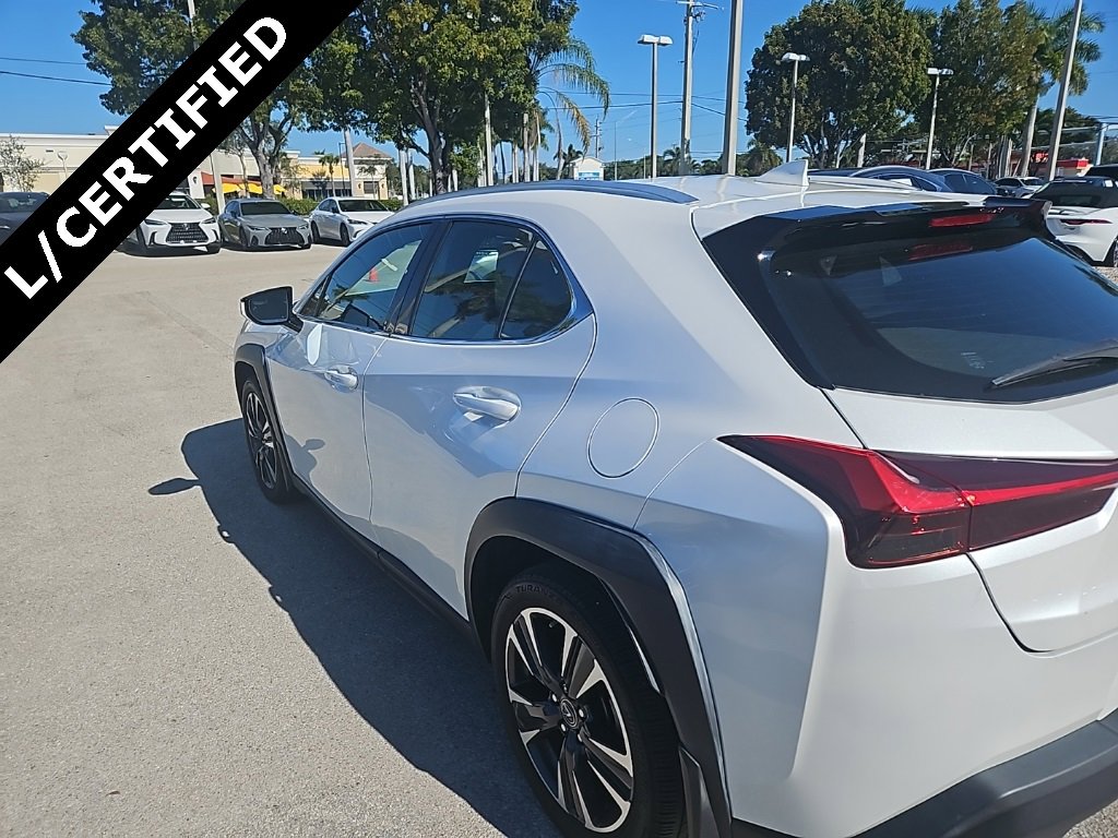 Used 2021 Lexus UX 200 image 10
