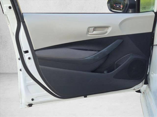 Certified 2025 Toyota Corolla LE FWD image 9